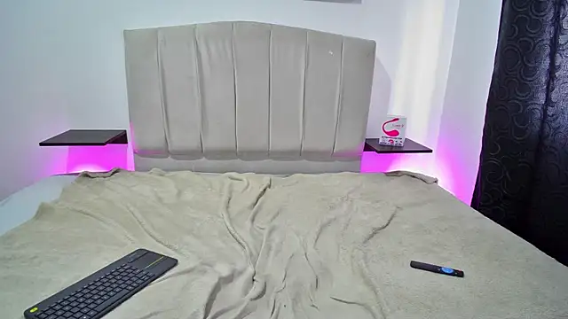 Snapshot of Valen_Thompsom chatting on 01-11-25, 07:16 Valen Thompsom online show from 01-11-25, 07:16