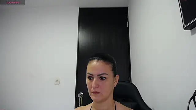 Snapshot of Sofiiaa_Cooper chatting on 01-19-25, 04:46 Sofiiaa Cooper online show from 01-19-25, 04:46