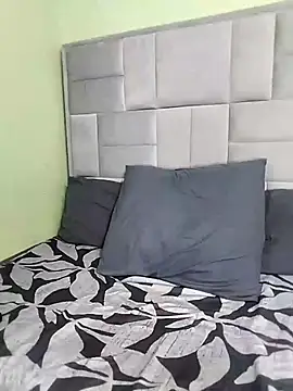 ThickPearlx23 online show from 11-28-25, 01:00