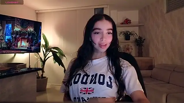 Snapshot of Siny_Moore chatting on 11-29-25, 01:28 Siny Moore online show from 11-29-25, 01:28