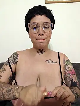 Snapshot of KatInk chatting on 10-11-25, 09:27 KatInk online show from 10-11-25, 09:27