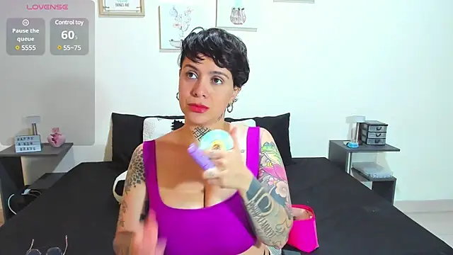 Snapshot of KatInk chatting on 02-10-25, 02:26 KatInk online show from 02-10-25, 02:26