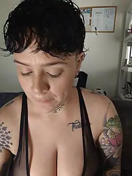 Snapshot of KatInk chatting on 07-16-26, 01:52 KatInk online show from 07-16-26, 01:52
