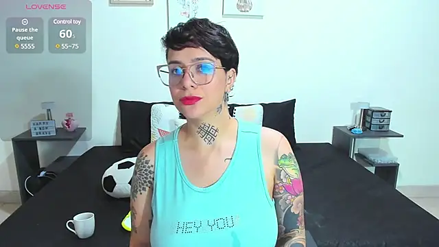 Snapshot of KatInk chatting on 02-11-25, 02:13 KatInk online show from 02-11-25, 02:13