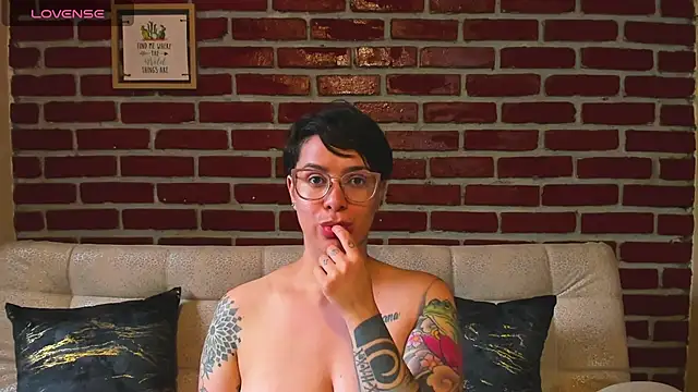 Snapshot of KatInk chatting on 03-03-25, 01:01 KatInk online show from 03-03-25, 01:01