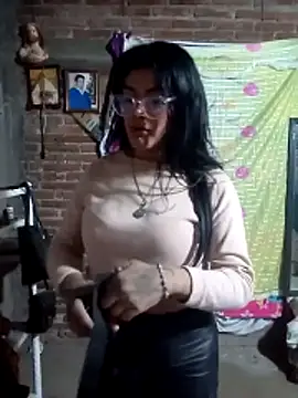 yovana13 online show from 11-15-25, 12:42