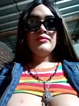 yovana13 online show from 12-15-25, 11:31