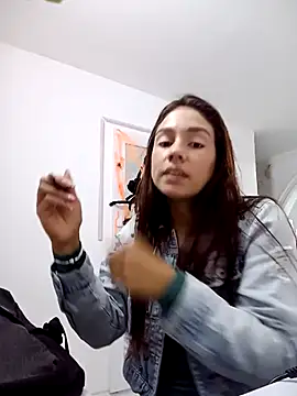 Luci And Sofi online show from 10-12-25, 01:45