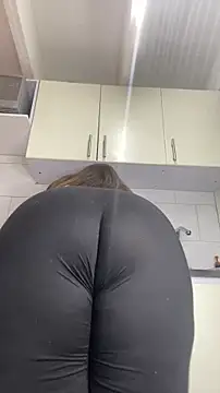 Chloee ep online show from 10-26-25, 04:07