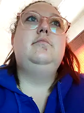 Snapshot of Chloee_ep chatting on 02-14-25, 03:05 Chloee ep online show from 02-14-25, 03:05
