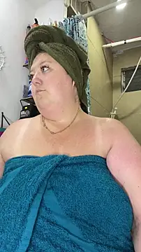 Chloee ep online show from 12-14-25, 05:13