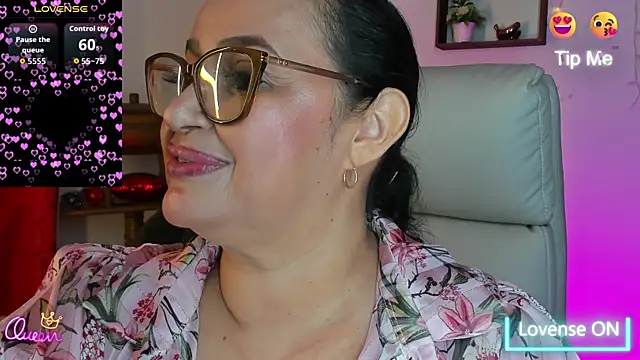 Gia Nahomi online show from 04-18-26, 11:05