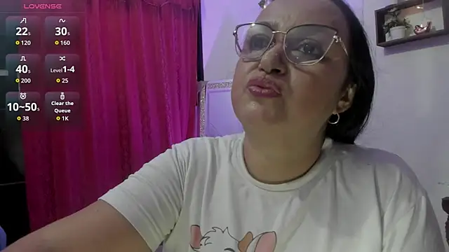 Gia Nahomi online show from 10-29-25, 09:58