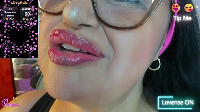 Gia Nahomi online show from 05-19-26, 09:22