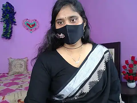 Hot Maleka online show from 03-08-26, 02:15