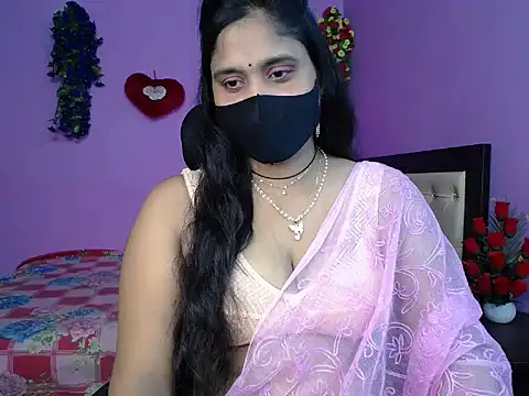 Hot Maleka online show from 05-20-26, 04:37