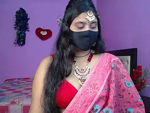 Hot Maleka online show from 05-18-26, 04:45