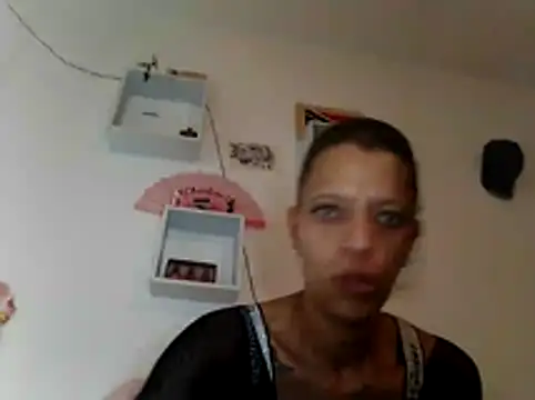 prettyblueeyes420 online show from 06-08-26, 10:10