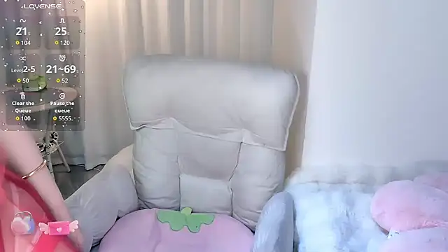 Snapshot of Ailisha66 chatting on 04-21-26, 12:45 Ailisha66 online show from 04-21-26, 12:45