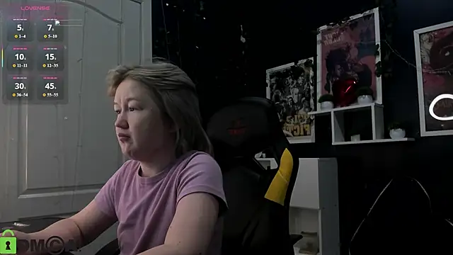 Snapshot of Sara_Robinson chatting on 05-14-26, 03:03 Sara Robinson online show from 05-14-26, 03:03