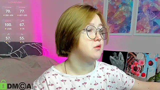 Sara Robinson online show from 10-22-25, 02:44