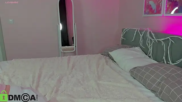 Sara Robinson online show from 09-09-25, 03:05