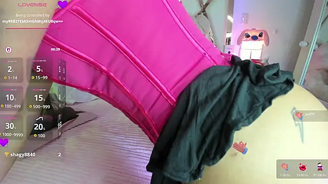 yourlilo24 online show from 11-19-25, 04:23