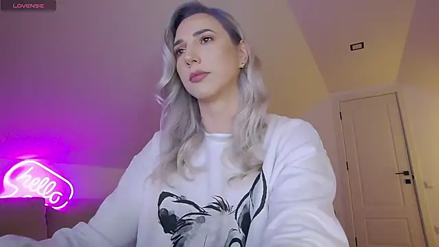 KhloeK online show from 02-11-26, 09:53