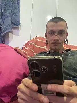 Snapshot of Seebohm1111 chatting on 12-28-24, 12:57 Seebohm1111 online show from 12-28-24, 12:57