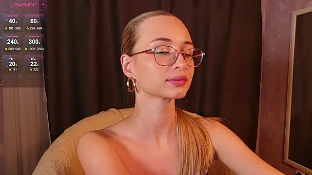 Tiffanyhunt online show from 02-18-26, 03:08