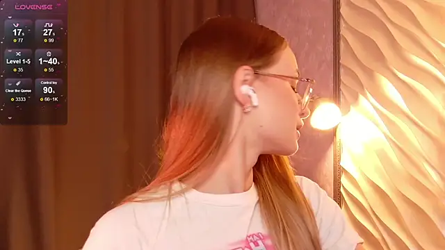 Tiffanyhunt online show from 11-20-25, 03:12