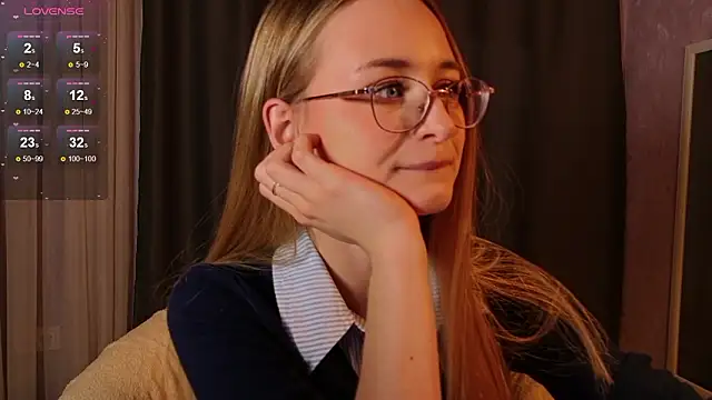 Tiffanyhunt online show from 02-10-26, 03:11