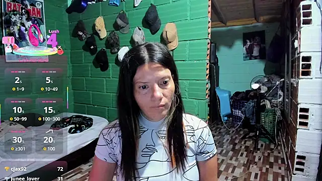 Snapshot of DanaaRey chatting on 05-19-26, 11:23 DanaaRey online show from 05-19-26, 11:23