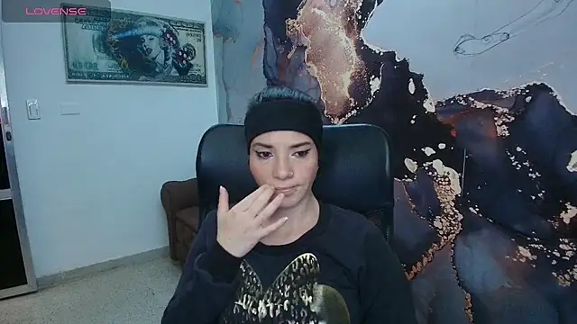 DanaaRey online show from 10-10-25, 04:19