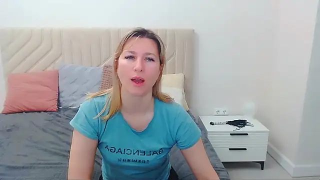 Snapshot of Incredible_Ariela chatting on 05-19-26, 06:42 Incredible Ariela online show from 05-19-26, 06:42