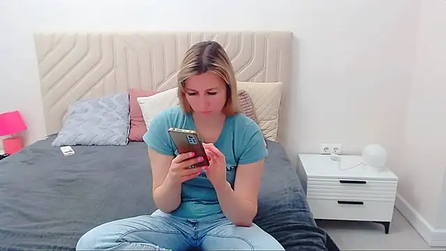 Snapshot of Incredible_Ariela chatting on 05-22-26, 10:46 Incredible Ariela online show from 05-22-26, 10:46