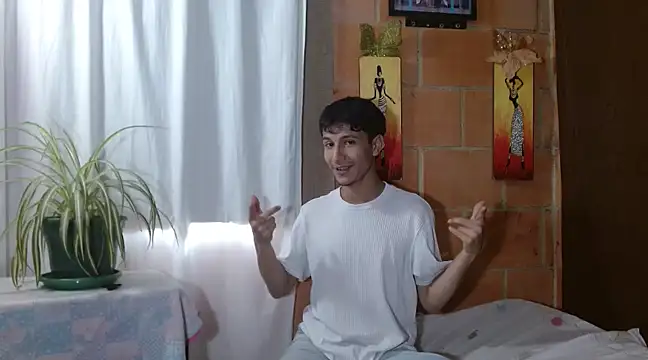 Snapshot of littlegoldenangels chatting on 01-15-25, 08:16 littlegoldenangels online show from 01-15-25, 08:16