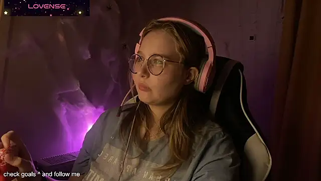 JacyWinslat online show from 10-30-25, 05:54