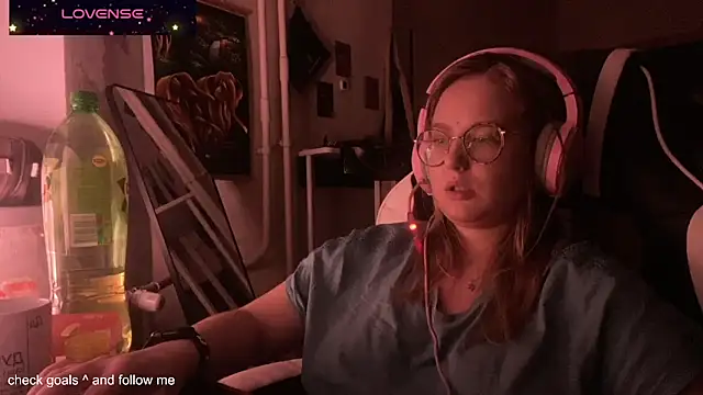 JacyWinslat online show from 11-15-25, 03:38