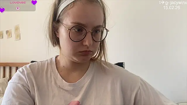 JacyWinslat online show from 02-15-26, 07:09