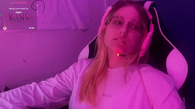 JacyWinslat online show from 03-18-25, 07:33