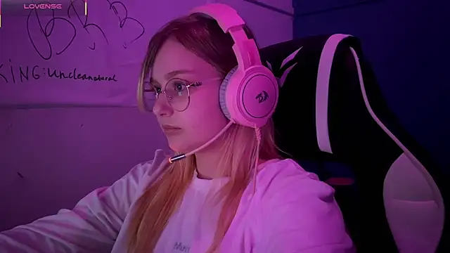 JacyWinslat online show from 03-18-25, 04:28