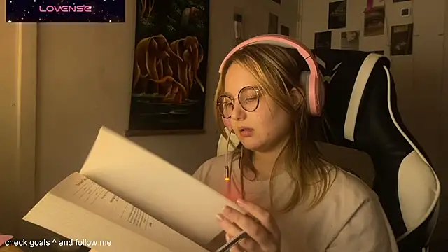 JacyWinslat online show from 10-29-25, 03:11