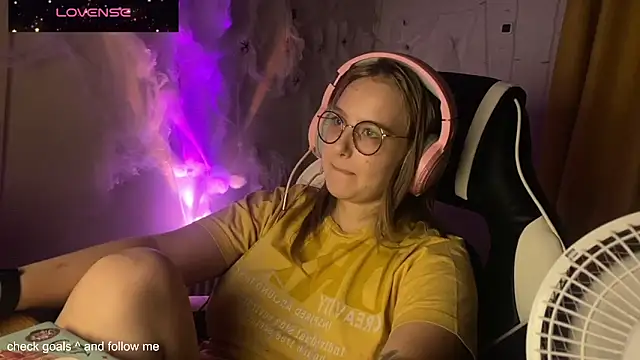 JacyWinslat online show from 10-31-25, 08:49