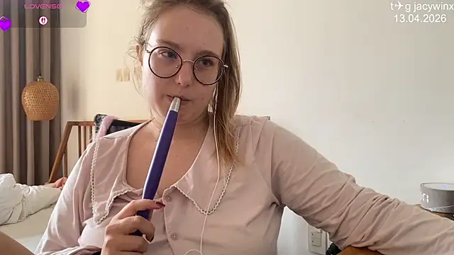 JacyWinslat online show from 04-13-26, 10:08