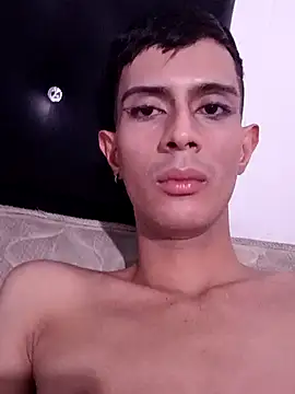 Snapshot of DOMINANTE_KLOE_ chatting on 02-28-25, 05:37 DOMINANTE KLOE online show from 02-28-25, 05:37