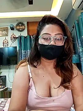 Snapshot of Cute-mona chatting on 04-30-26, 10:44 Cute-mona online show from 04-30-26, 10:44