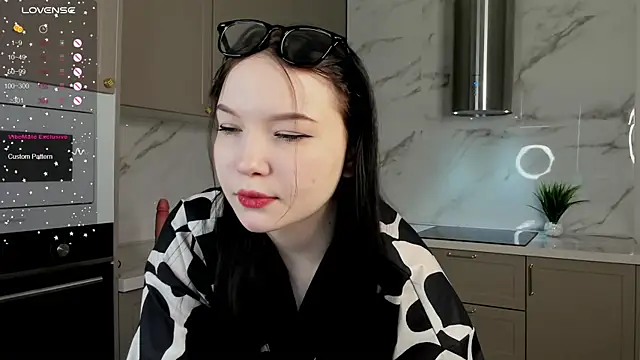 uwwu bunny online show from 03-22-25, 02:36