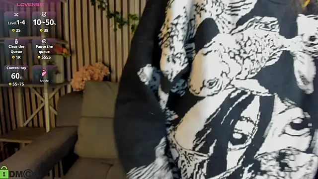 Snapshot of Little_Chips chatting on 02-14-26, 05:13 Little Chips online show from 02-14-26, 05:13