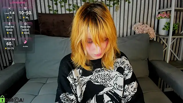 Snapshot of Little_Chips chatting on 02-11-26, 05:24 Little Chips online show from 02-11-26, 05:24